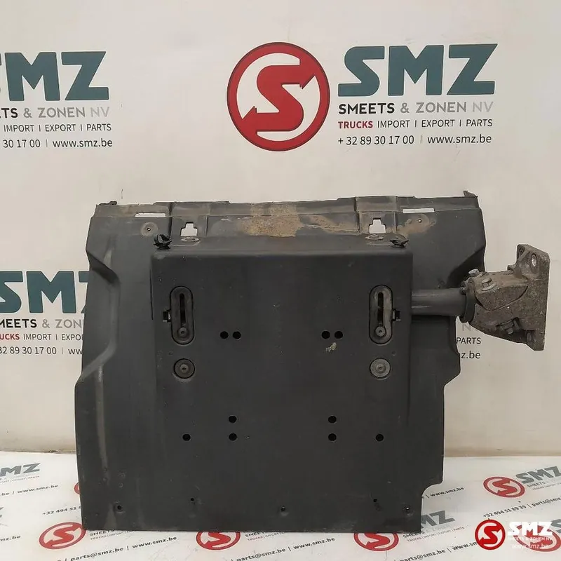 Renault Occ spatbord rechtsachter + spatbordsteun Renault Darmowy zwrot