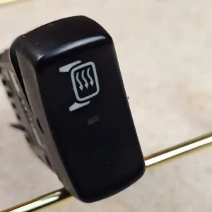 Klawisz, przycisk, włącznik podgrzewania lusterka autobusu SCANIA, nr 1421842, model S5, nr SCANIA 6478, nr 3240 Promocja