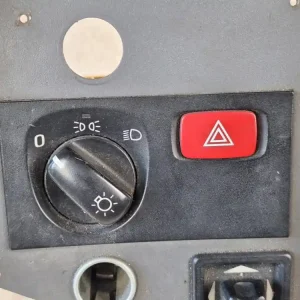 Włącznik świateł, pokrętło SCANIA S139 1900317 09W51T, włącznik świateł awaryjnych, zapalniczka 12V, pokrętło sterowania lusterkami zewnętrznymi Sprawdź teraz